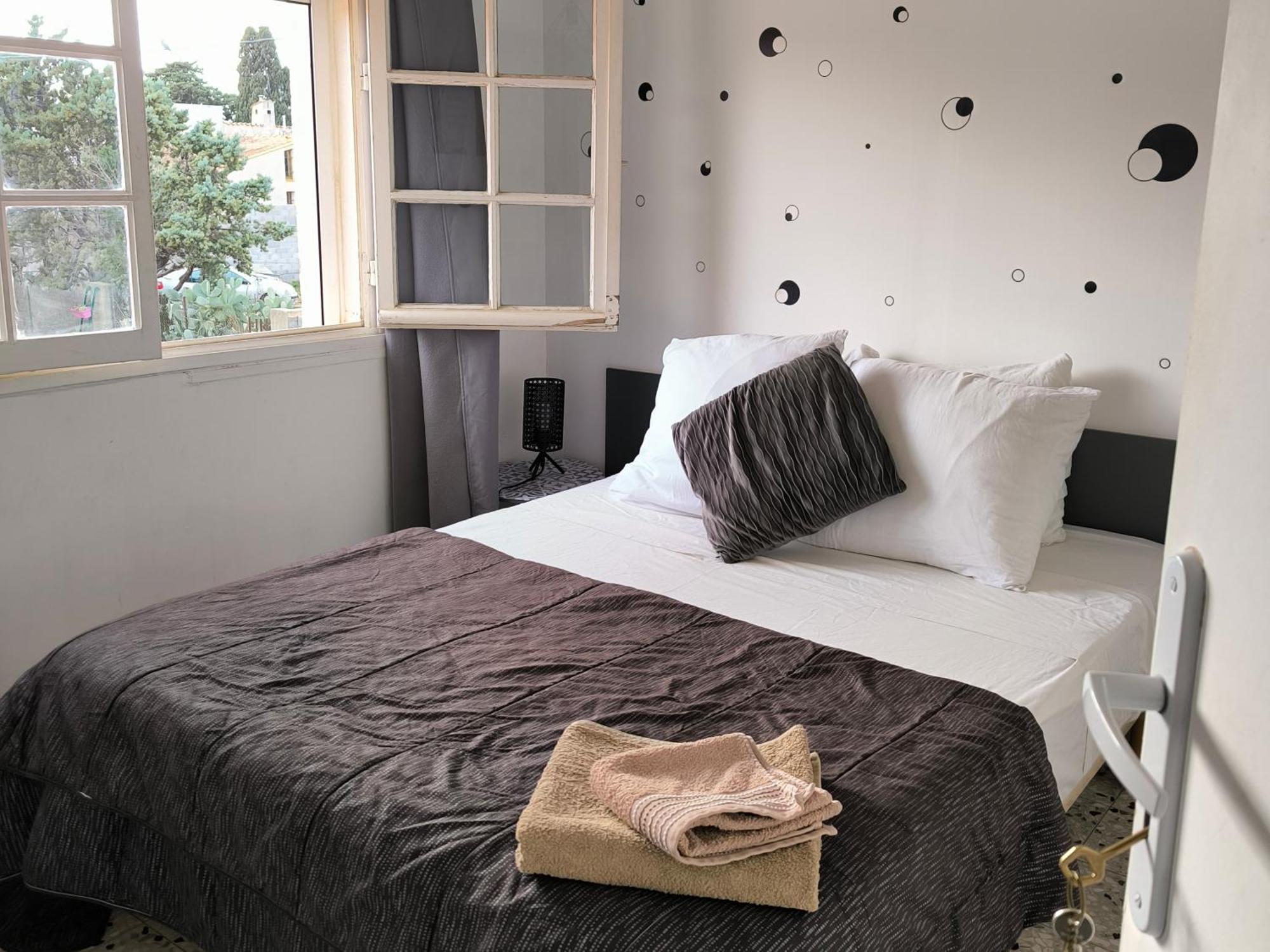Chambre Double Avec Piscine Proche De Perpignan Rivesaltes Pokoj fotografie